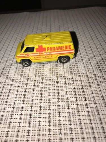 Vintage 1974 Hot Wheels PARAMEDIC AMBULANCE Yellow Van Hong Kong