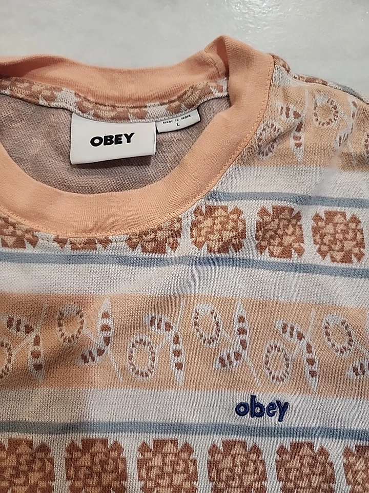 Obey T shirt Womens Large Excellent Condition - Image 2 of 4