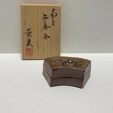 Japanese Tea ceremony Incense Container Kogo Bizen ware Horse w/box