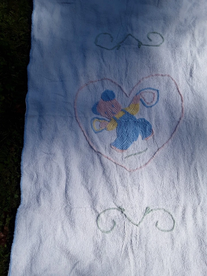 Cobertor de bebê vintage branco tecido felpudo azul pastel rosa urso 62 x 42 - Imagem 2 de 4