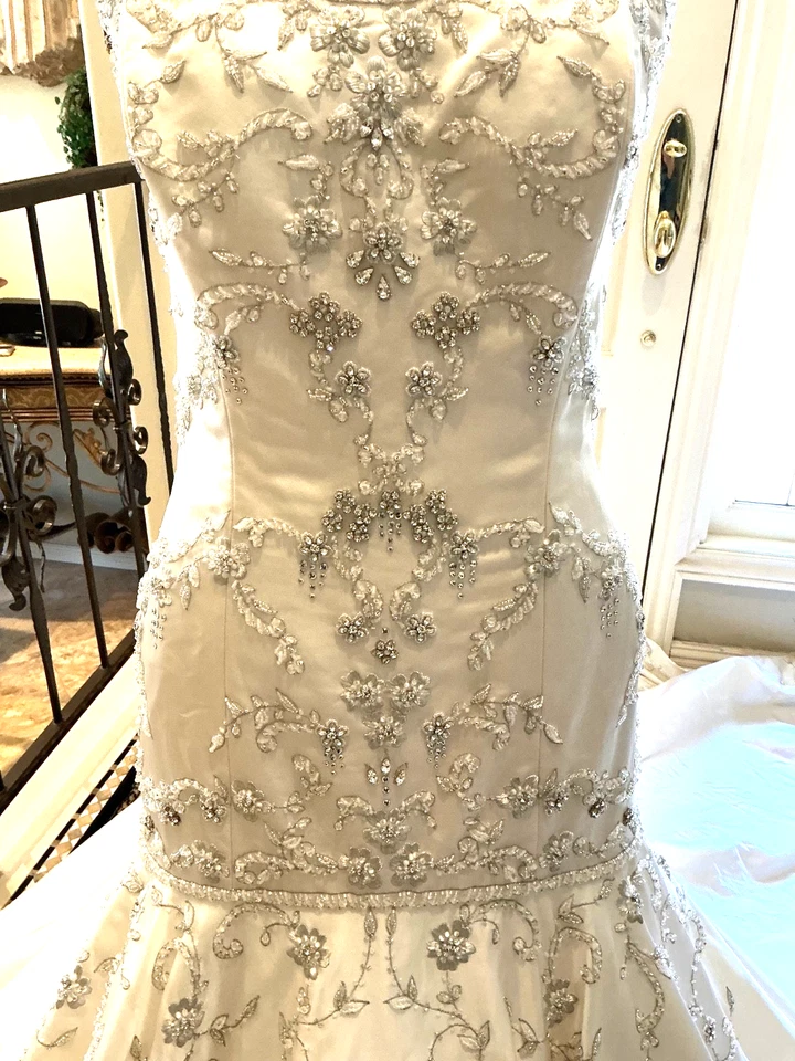 Vestido de novia Eve of Milady NUEVO GOTA cintura blanco cuentas LOGO BORDADO Foto 3 de 4