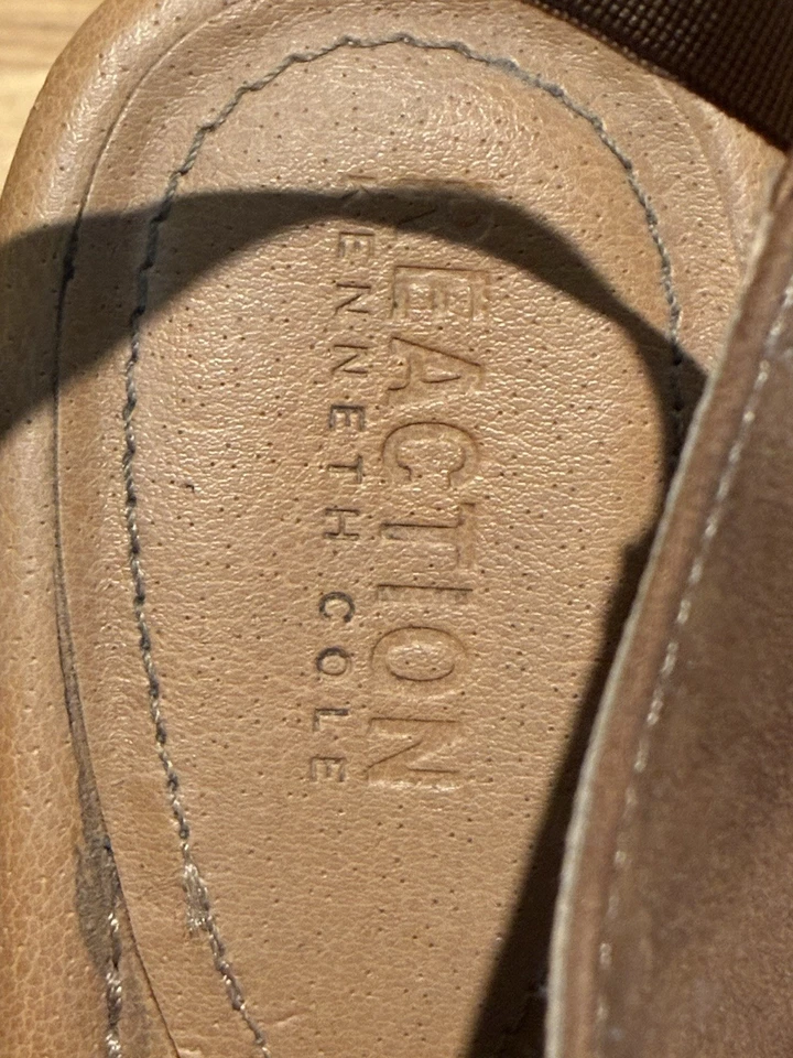 Tacones de cuña Reaction Kenneth Cole para mujer 9M marrón gamuza con cordones peep-toe Foto 3 de 4