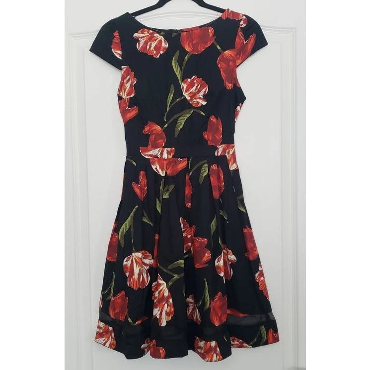 Robe Florale Dorothy Perkins Sans Manches - Taille 4, Genoux - Occasion Très Bon état