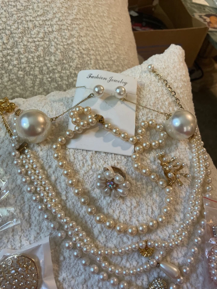 imitação branca de contas de peral 4 colares 1 anel de flor 2 broches 1 formato de ouvido - Imagem 3 de 4