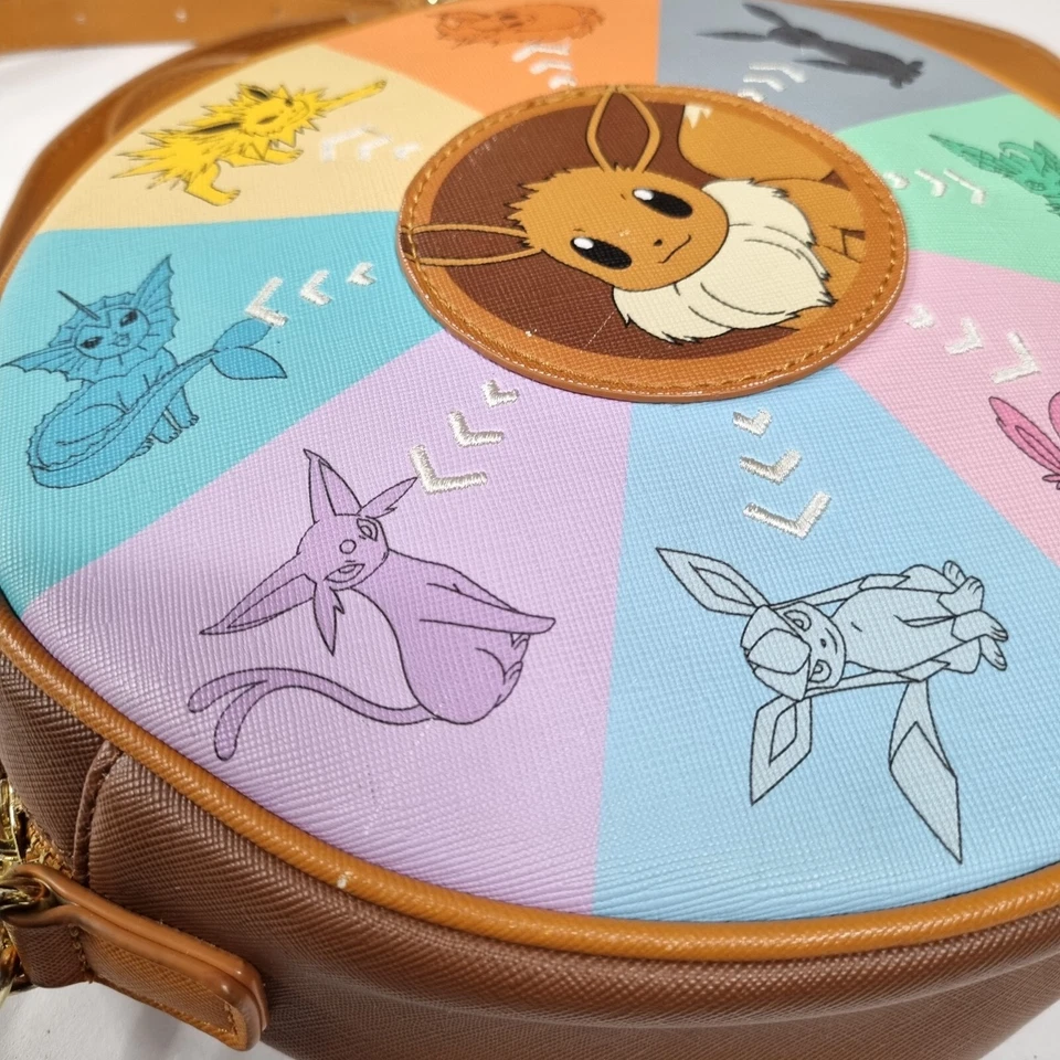 Cartera Bandolera Loungefly Pokemon Eevee Evolution Cantimplora Foto 3 de 4