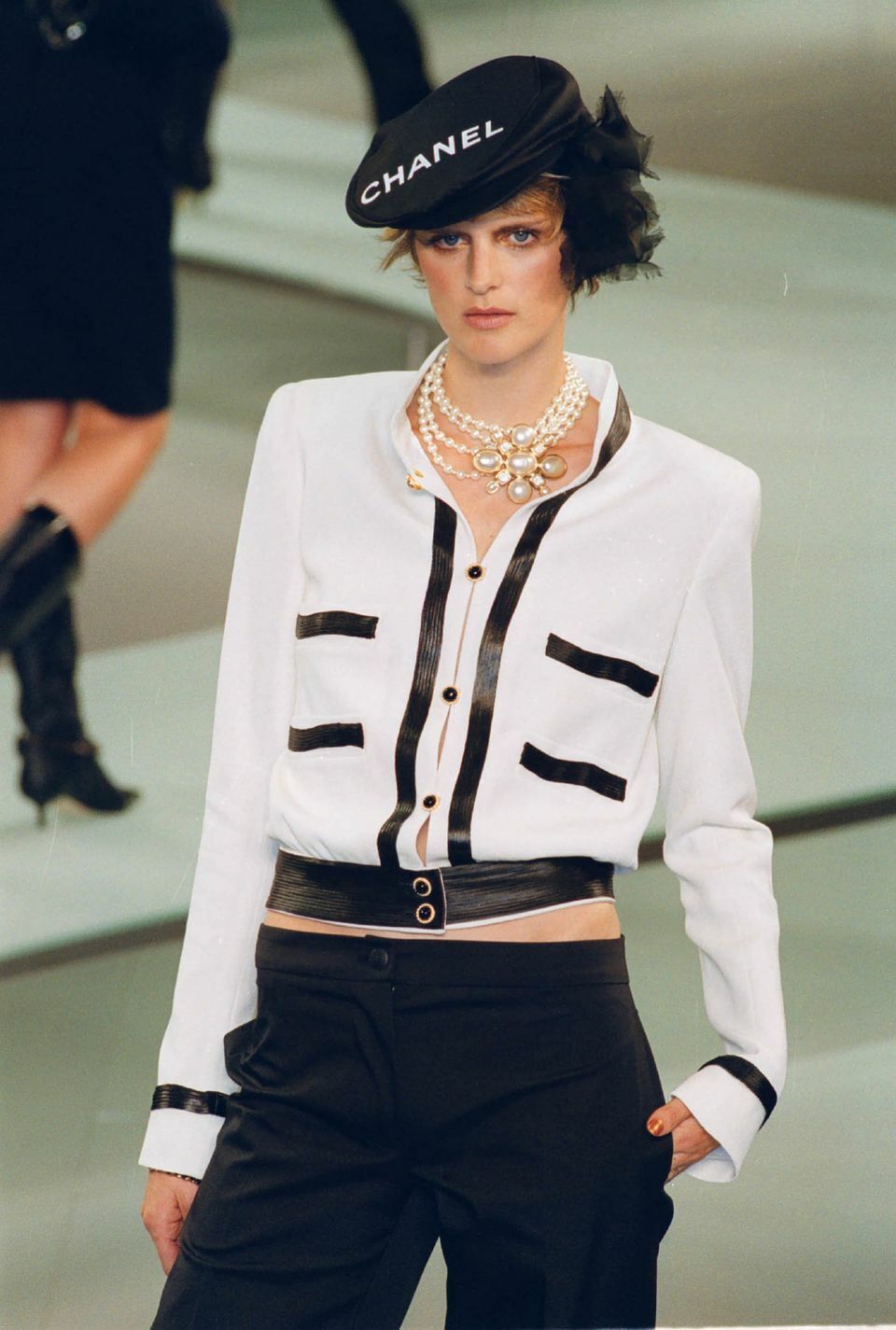 Chanel 06p Runway CC Feather Necklace Draped Chains Pearls & Beads