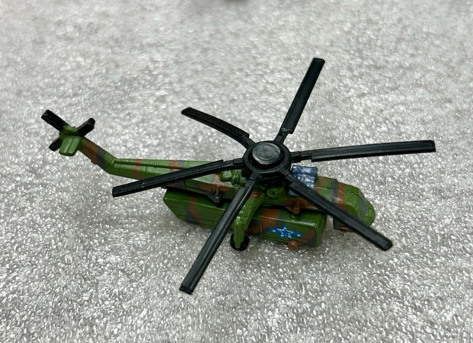 Micro Machines Military CH-54 Skycrane Helicopter Set of 3 1993 LGTI Galoob - Image 4 of 4