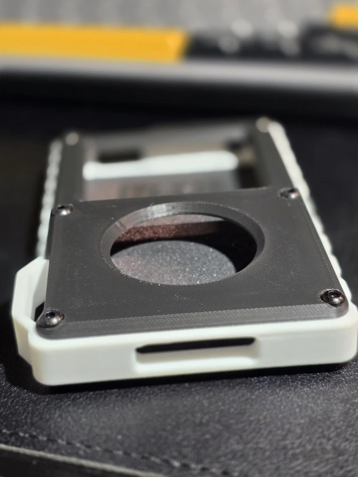 iPod 5ta Generación 80gb-Grosor- Estuche Blanco y Negro Foto 3 de 4