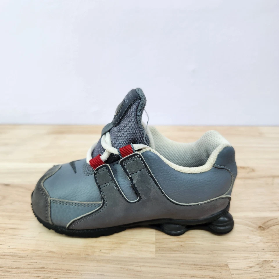Nike Shox Tenis Niño Zapato Talla 6.5C Gris (488308-025) Foto 4 de 4