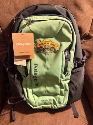 Patagonia Refugio Pack 28L Green/Black Hiking Backpack, Fits 15