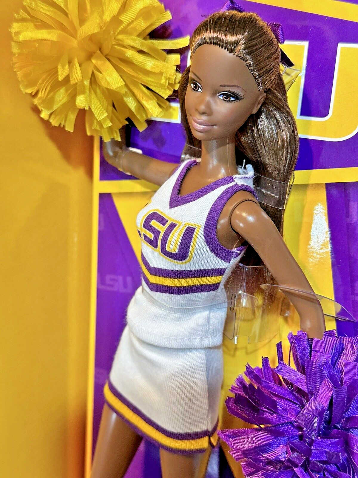 LSU Barbie African-American Collector Pink Label Cheerleader Doll Mattel W3458🟡