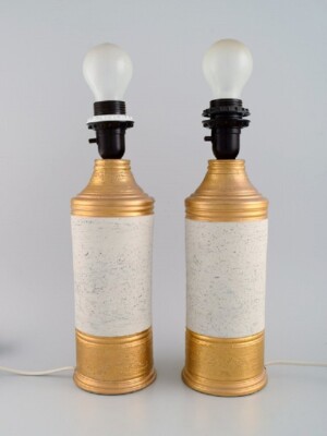 Bitossi für Bergboms, Schweden. Zwei Tischlampen aus glasiertem Steinzeug. 60...