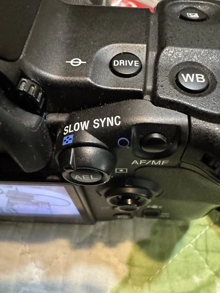 Sony Alpha DSLR-A700 12.2MP Camera Zeiss SAL680Z Lens Batteries Compact Flash - Image 4 of 4