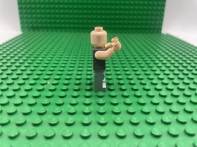 Lego Quartermaster Zombie minifigure Pirates of the Caribbean 4195 Queen Anne