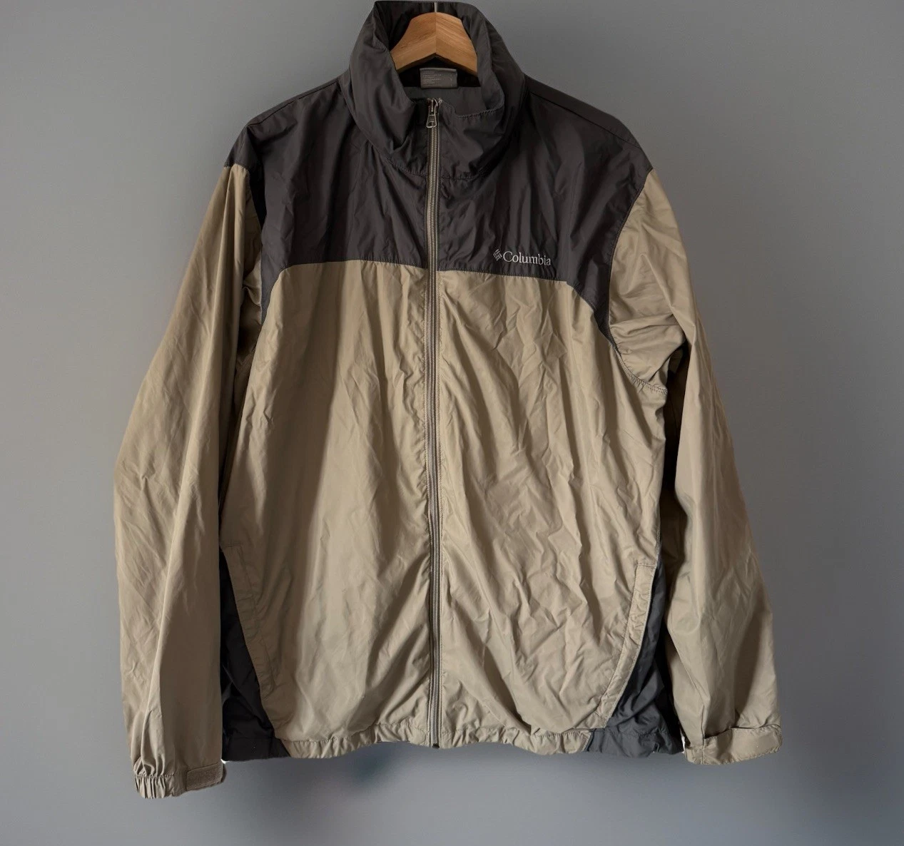 Columbia Sportswear Men’s Jacket Sz L Windbreaker Rain Lightweight Packable READ