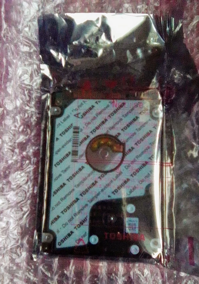 Nuevo disco duro interno Toshiba 320 GB 5400 RPM SATA III MQ01ABU032BW Foto 2 de 2