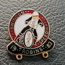 SWINDON ROBINS SPEEDWAY METAL BADGE 1983 - GOLD METAL