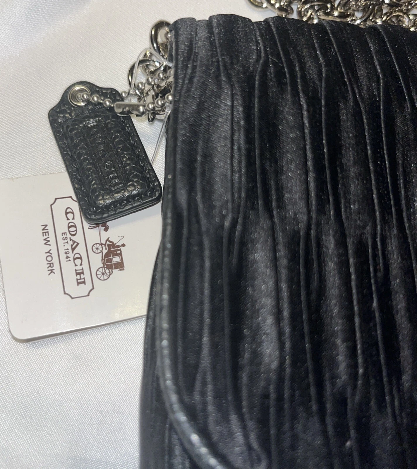 Coach Madison tracolla frizione in raso plissettato 48493 SV Gunmetal cinturino 45"