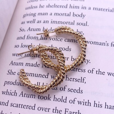 Gedrehte Ohrringe, Goldohrringe, 18kt Goldschmuck, steht