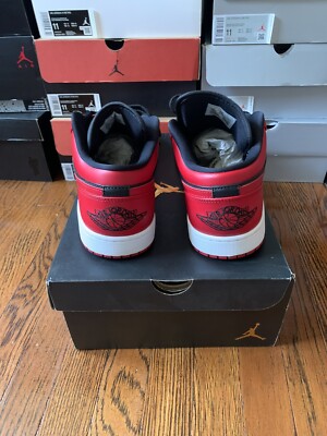 NIKE AIR JORDAN 1 LOW 553558-605 Sneakers Size 11 Pre Owned