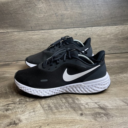 Nike Revolution 5 BQ6714-003 Herren 11,5 Weite Laufschuhe Schwarz Weiß Sneaker