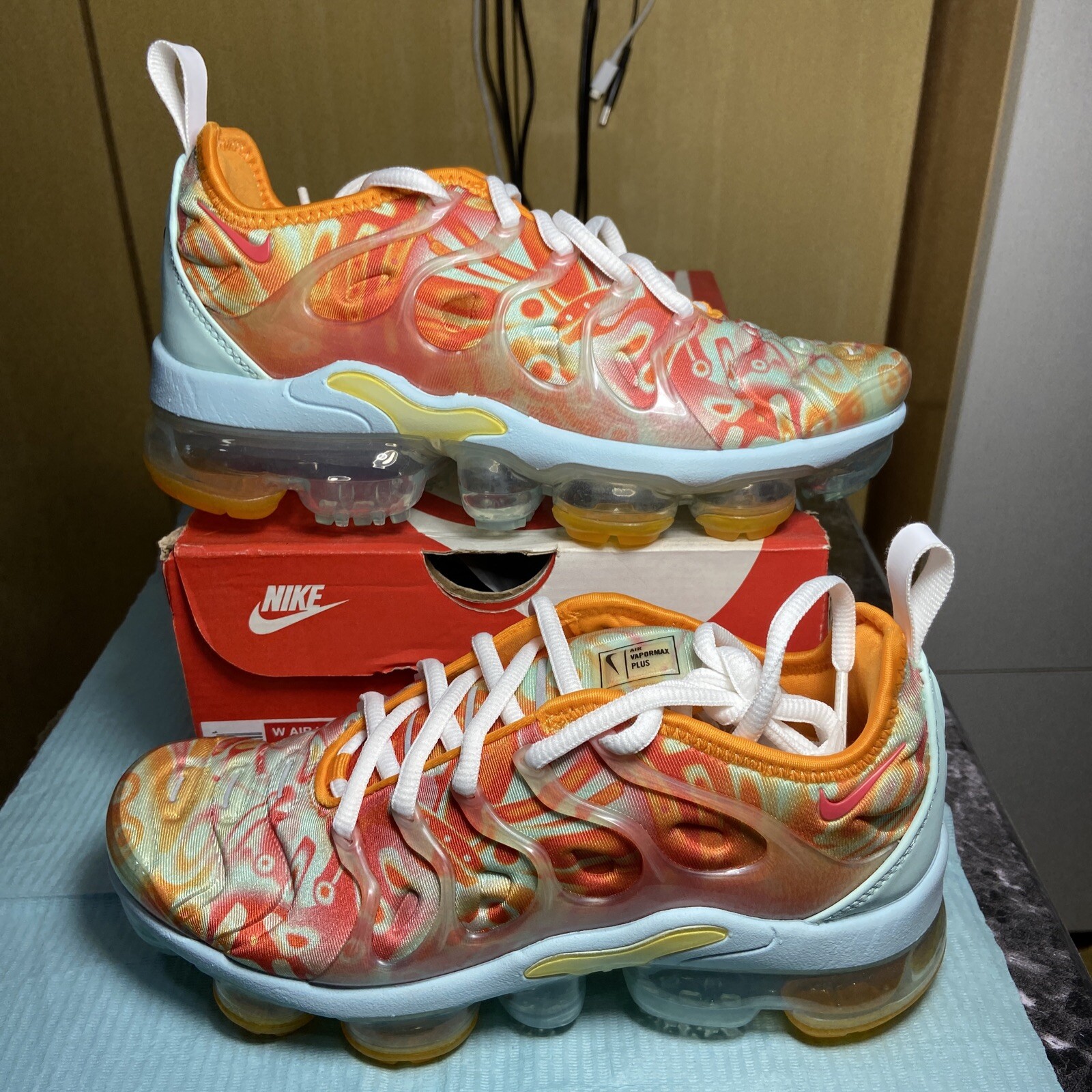 tie dye vapormax plus