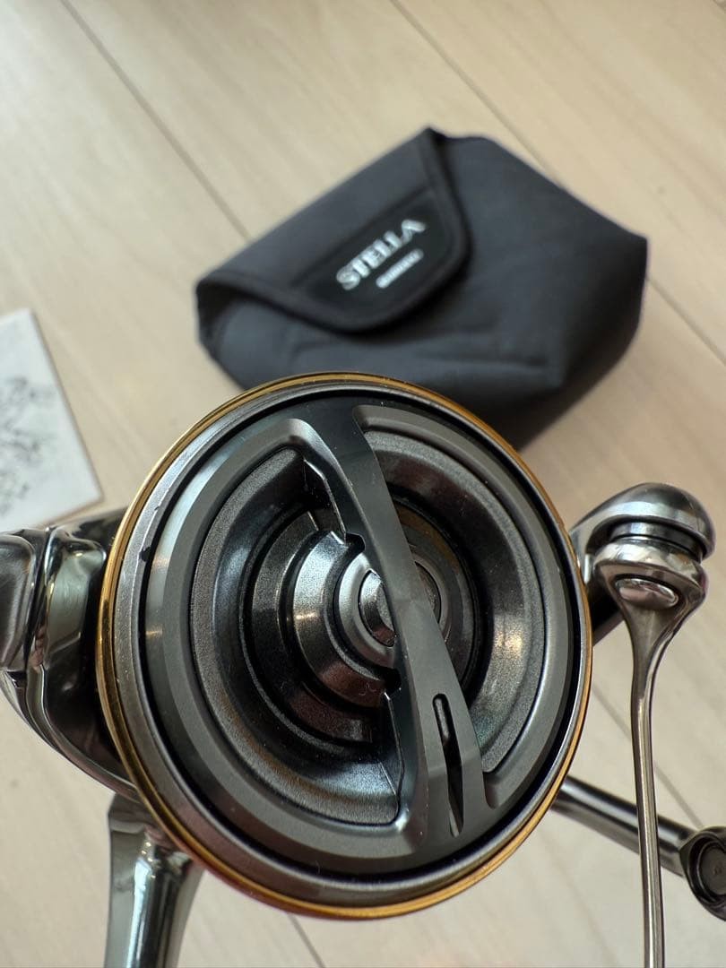 Excellent condition STELLA 3000MHG reel with instructions - Image 7