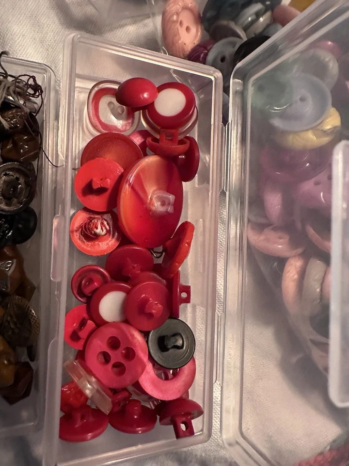 Lote Botones Baquelita, Plástico, Metal y Vidrio. Botones de varias épocas. Foto 4 de 4