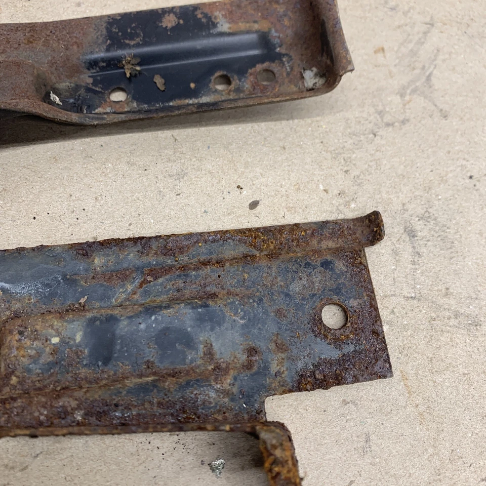 Buick Skylark GS GSX 1970 Electra Wildcat cubierta de radiador ¡Soportes de montaje de cubierta! Foto 3 de 4