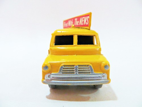 LESNEY MATCHBOX 42a 'BEDFORD CA EVENING NEWS VAN'. Nr MINT. RARE FINE TREAD GPW. - Picture 2 of 6