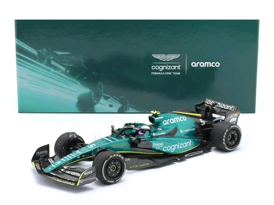 Minichamps 1:18 Aston Martin AMR22 Sebastian Vettel #5 Abu Dhabi 2022 LAST RACE! - Bild 2 von 4