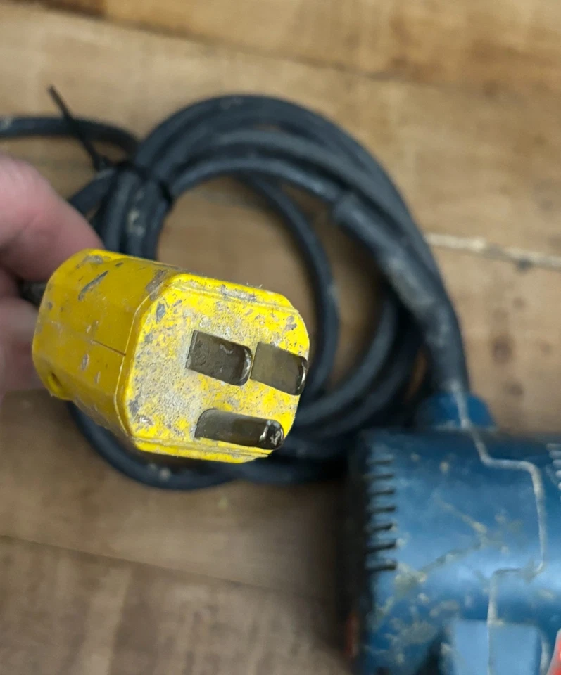 Bosch 1608L Laminate Trimmer Router - Image 4 of 4