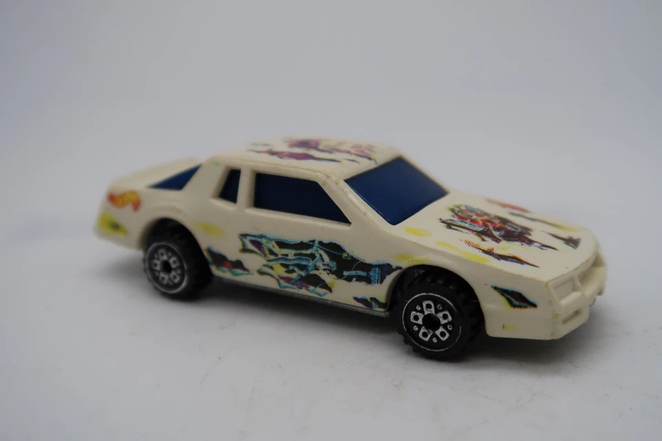 Chevy Stocker de colección Hot Wheels blanco con ruedas Screamin' raro 1988 Foto 4 de 4