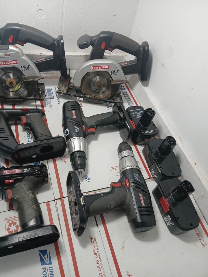 Craftsman 19.2 V Tool Lot Reciprocating Saw Drill Circular Saw Battery Tested - Image 4 of 4