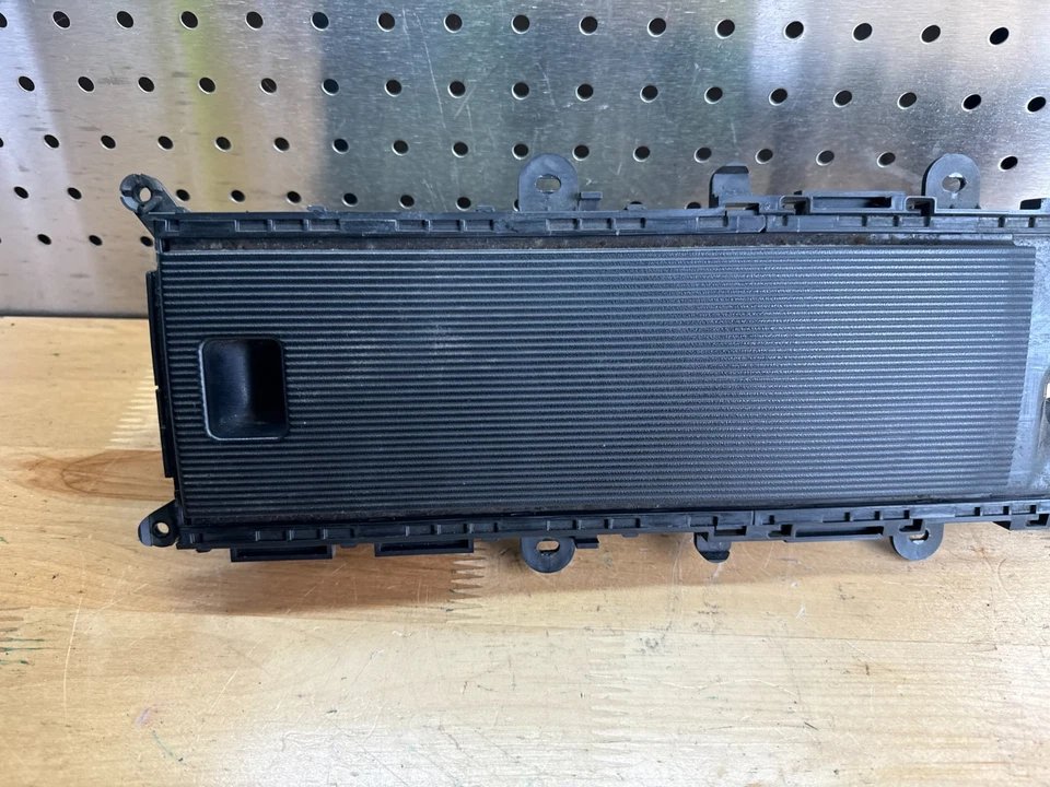 2006-2008 MAZDA MX-5 MIATA NC ЦЕНТРАЛЬНАЯ КОНСОЛЬ ПОДСТАКАННИК ДЕРЖАТЕЛЬ ЧЕРНЫЙ OEM NE516439X - Изображение 2 из 4