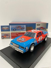 NASCAR CLASSICS 1981 RICHARD PETTY 43 STP NORTH WILKESBORO RACE WIN 1/24 CAR