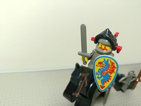 Lego Castle Black Knights 6008 Royal Knight 6009 Black Knight