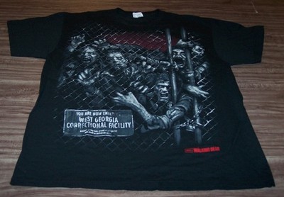 THE WALKING DEAD ZOMBIES ZOMBIE PRISON GATES AMC T-Shirt Discontinued XL NEW