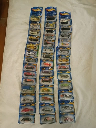 Vintage HOT WHEELS 2001 Series (Lot Of 40) *Treasure Hunt Cars* * NO DOUBLES