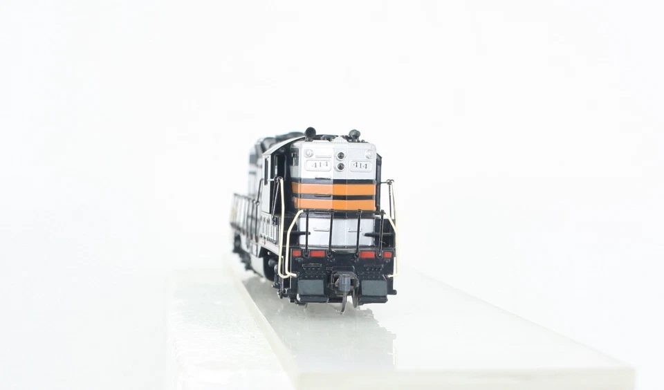 HO Scale Athearn Bev-Bel 1528-1 Southern Pacific GP-9 Diesel #414 Kadees - Image 3 of 4