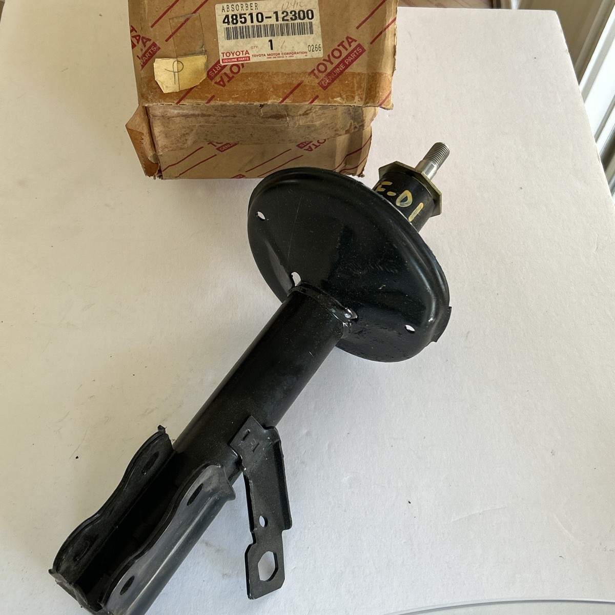 Genuine Toyota Corolla 1984-1986 Front Shock Absorber RH 48510