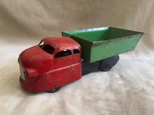 Vintage Wyandotte Red And Green 1930s  Pressed Steel Shark Nose Dump Truck