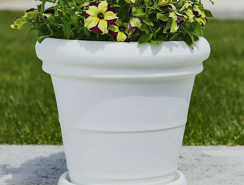 Vaso Portafiori In Resina Con Foro Drenaggio E Sottovaso – Colore Caffè/bianco, Altezza 20 Cm, Per Piante Da Interno/esterno, Resistente A Intemperie E Raggi UV.