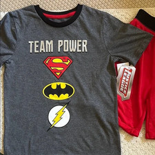 Outfit Justice League boys sizes 4, 5/6 or 7 new 35 cotton 65 polyester