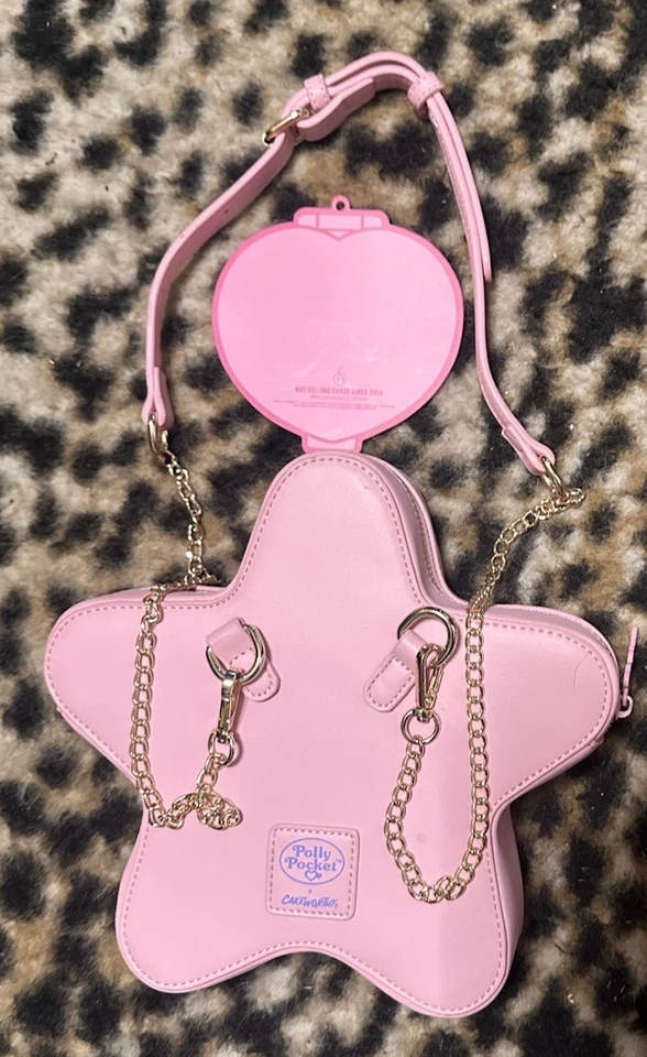 Bolsa Cakeworthy X Polly Pocket Star - Rosa com Logotipo Roxo - Edição Limitada - Imagem 4 de 4