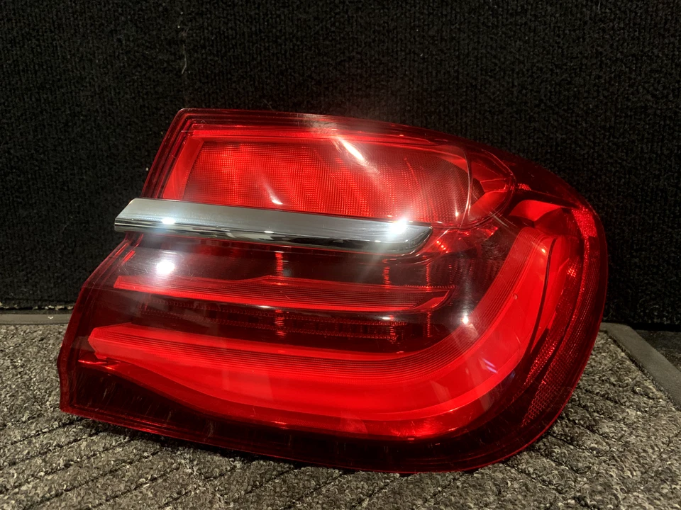 2016-2019 BMW 750I XDRIVE G11 G12 REAR RIGHT SIDE OUTER TAIL LIGHT LED LAMP OEM - Image 2 of 4