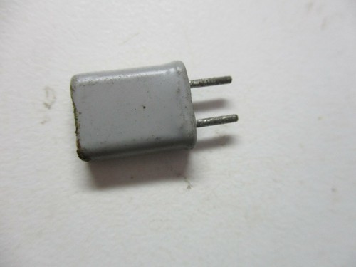 Radio cristal S.E.K 10,595 MHz 1 mm / 0,04 po x 6 mm de long x 5 mm fils espacés vintage - Photo 2/2
