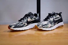 NIKE AIR MAX MOTION LW PREM / Style 861537 201 / Size. 9 Men