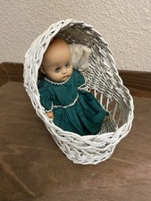 VINTAGE WHITE WICKER SMALL DOLL BASSINET DECOR BABY SHOWER FLOWER BASKET 6” X 7”