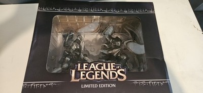 League of Legends Tryndamere Ryze Limited Edition Figurines Statues